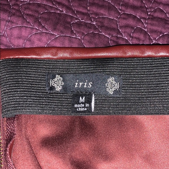 Burgundy faux leather skirt - Picture 3 of 3